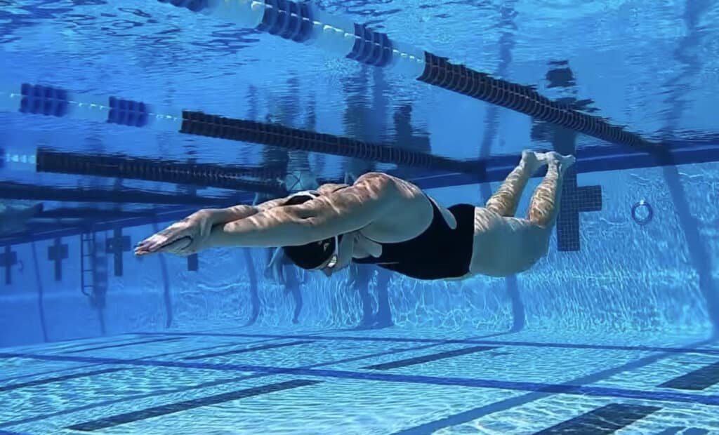 Abbie Fish demonstrating a streamlined breakout to reduce drag in swimming